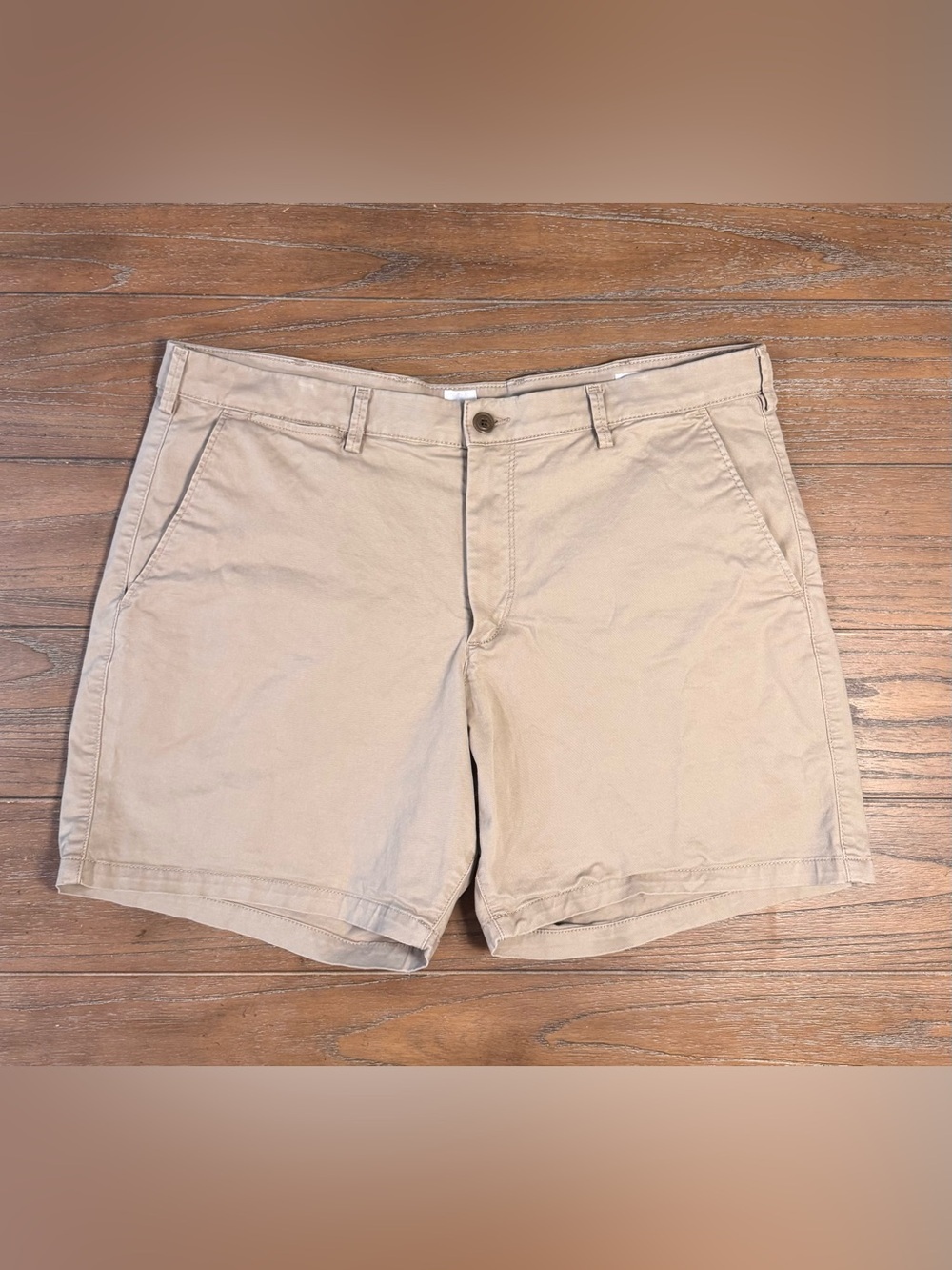 GAP Men's Beige Flat-Front Cotton Shorts